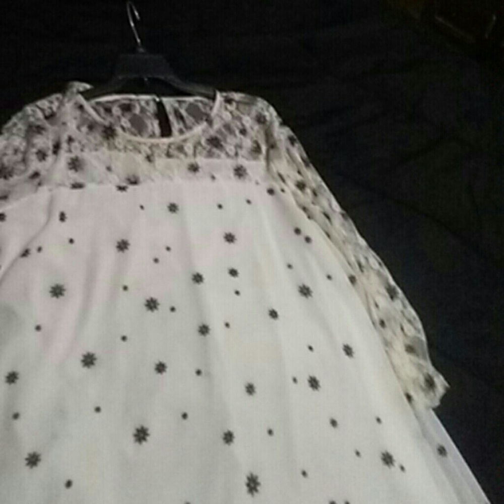 3xl dressy blouse. Lace sleeves and neck area